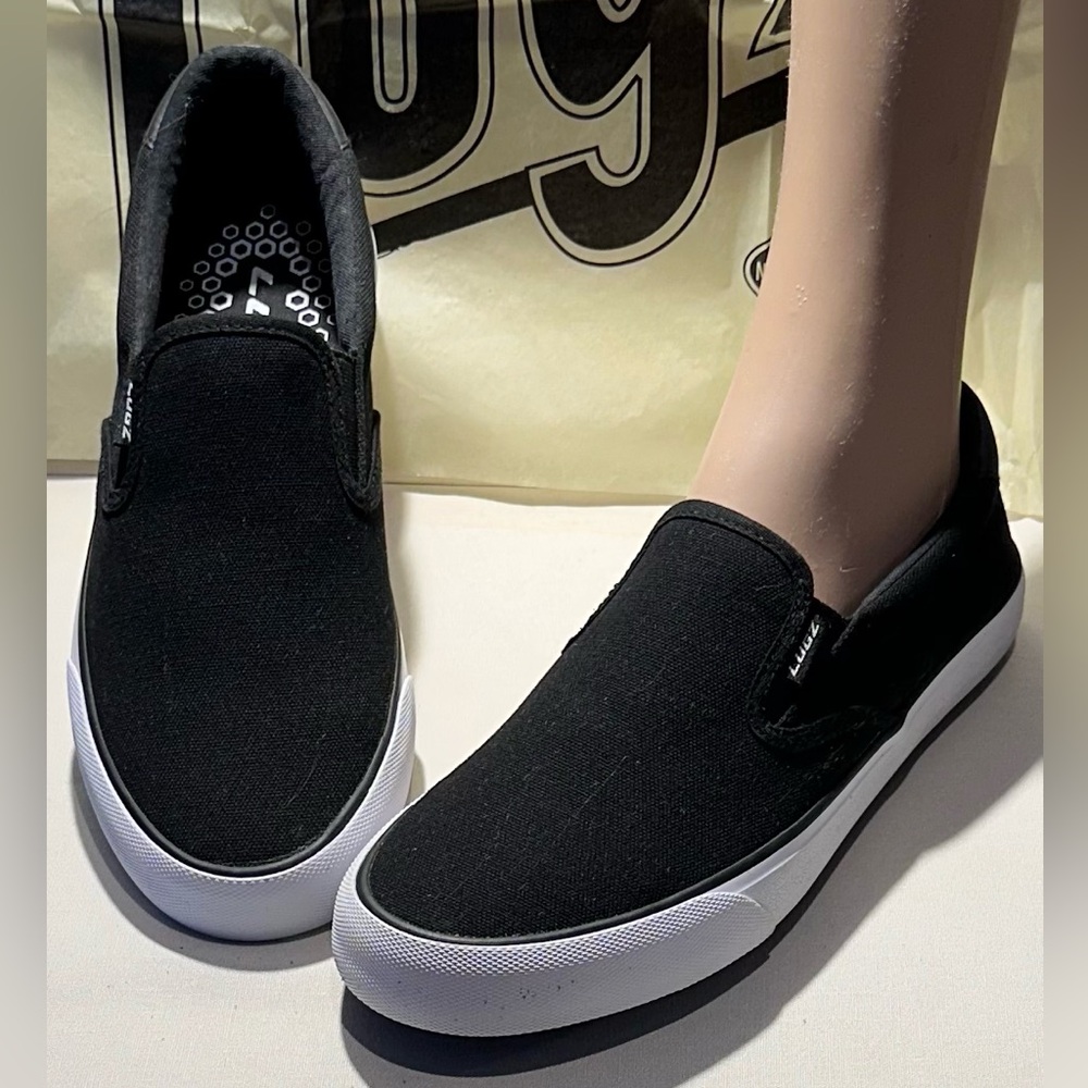 LUGZ WOMENS BLACK CANVAS SLIP-ONS